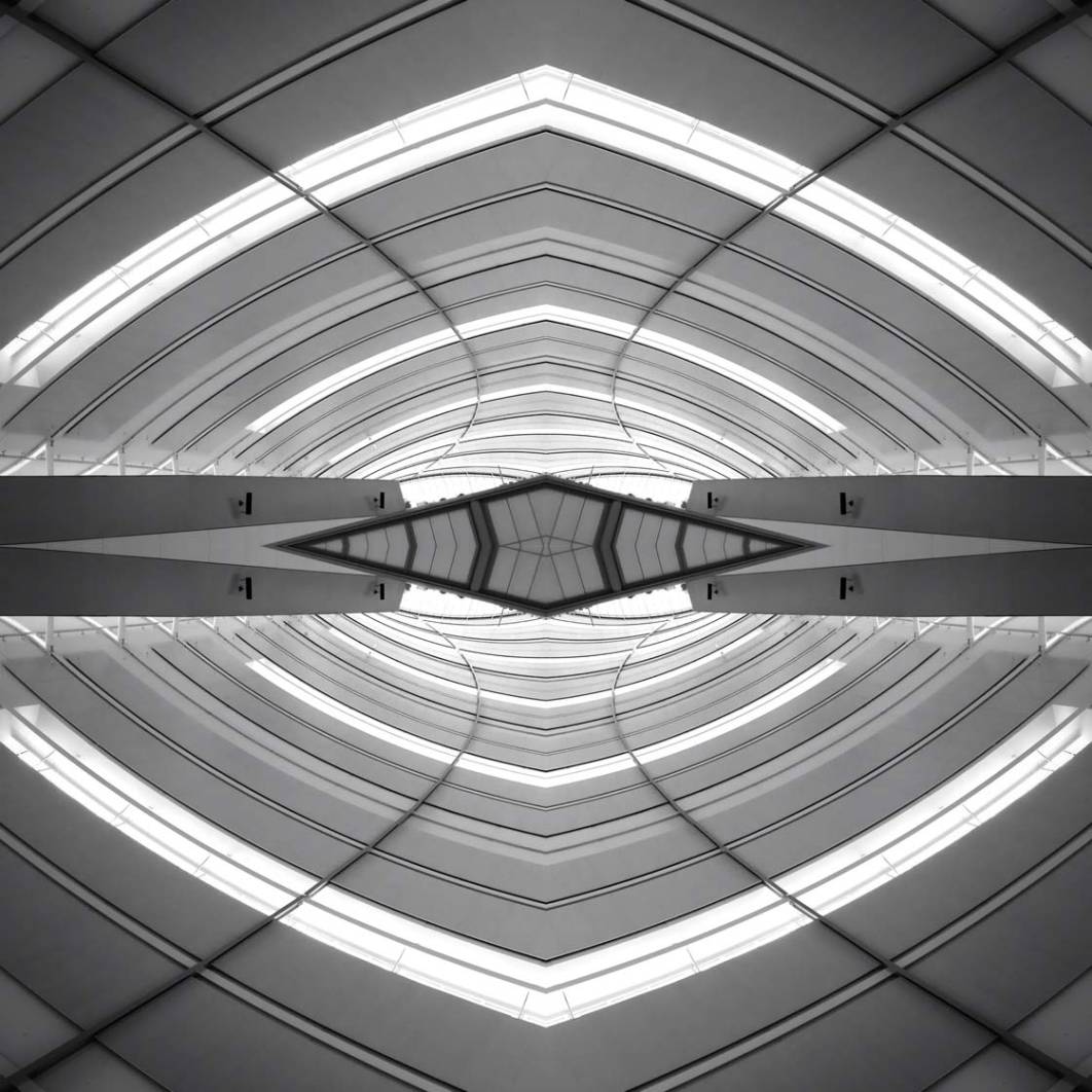 How To Find & Create Amazing Symmetry In Your iPhone Photography