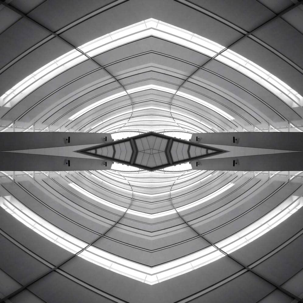 How To Find & Create Amazing Symmetry In Your iPhone Photography