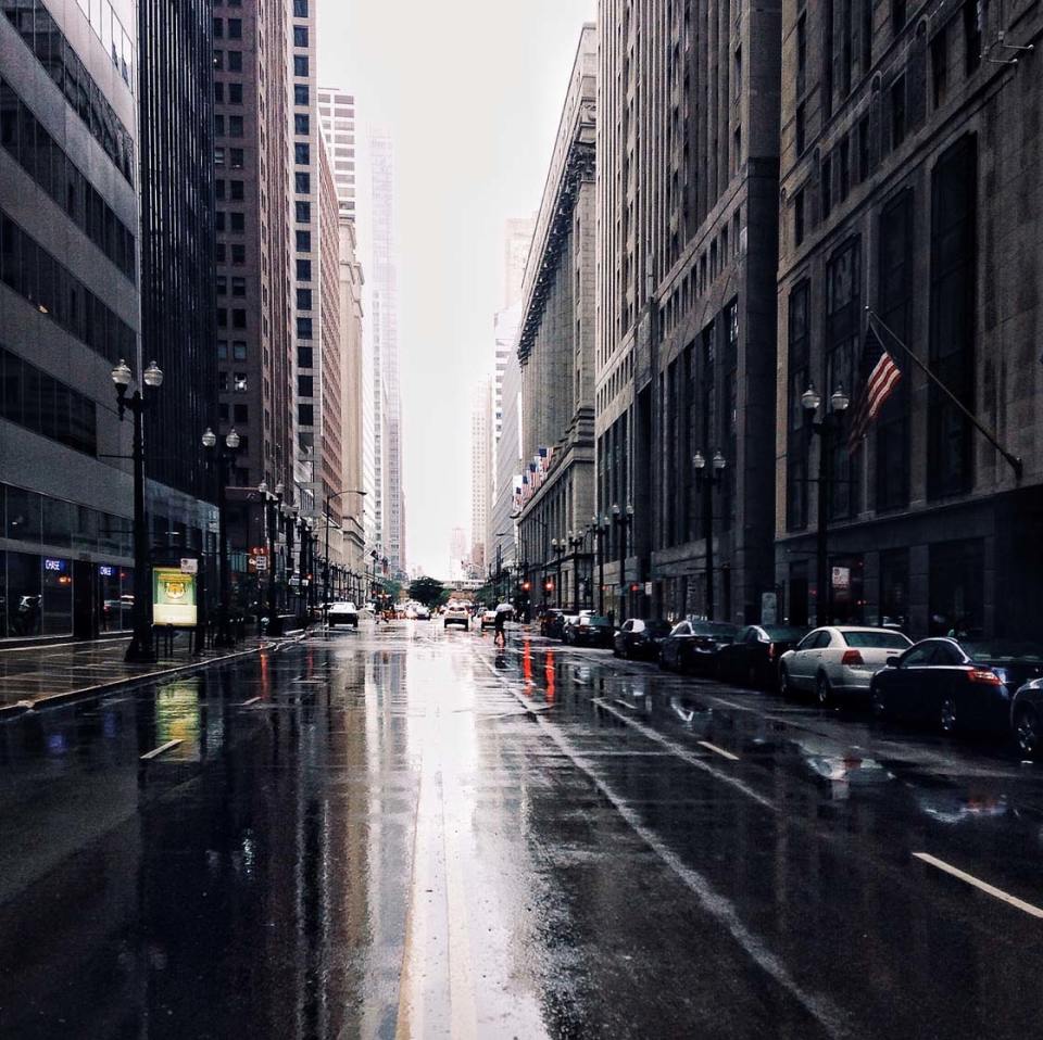 7 Creative Ways To Capture Incredible Urban Reflection iPhone Photos