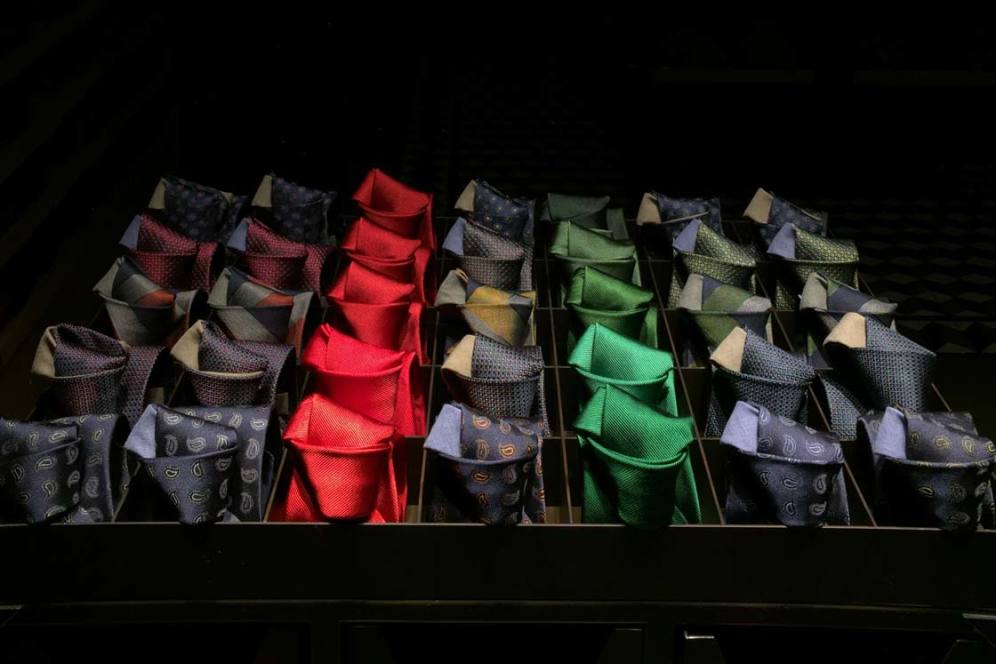 12 Ways To Use Color Composition For Stunning iPhone Photos