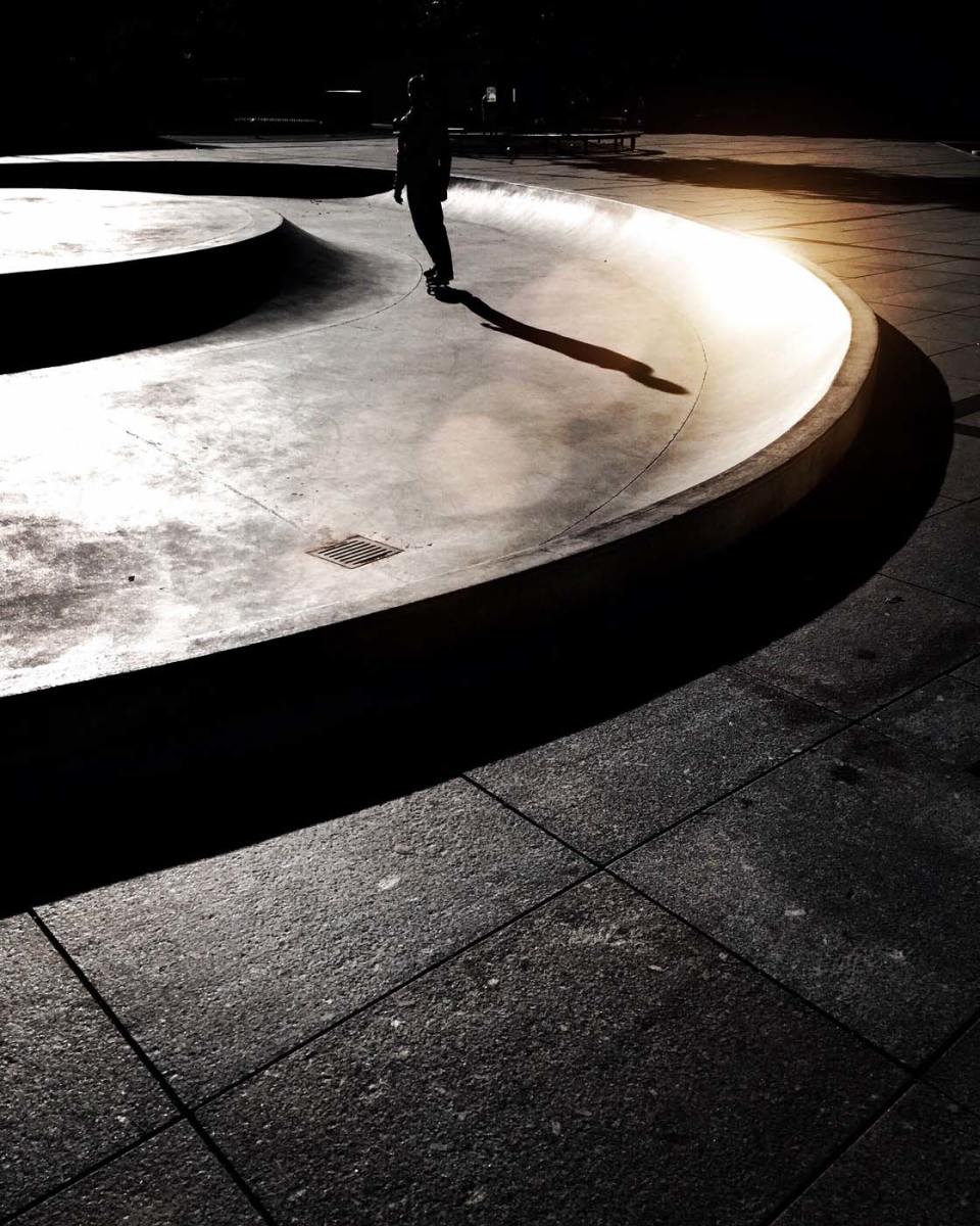 How To Shoot Amazing Harsh Light Street Photos On iPhone