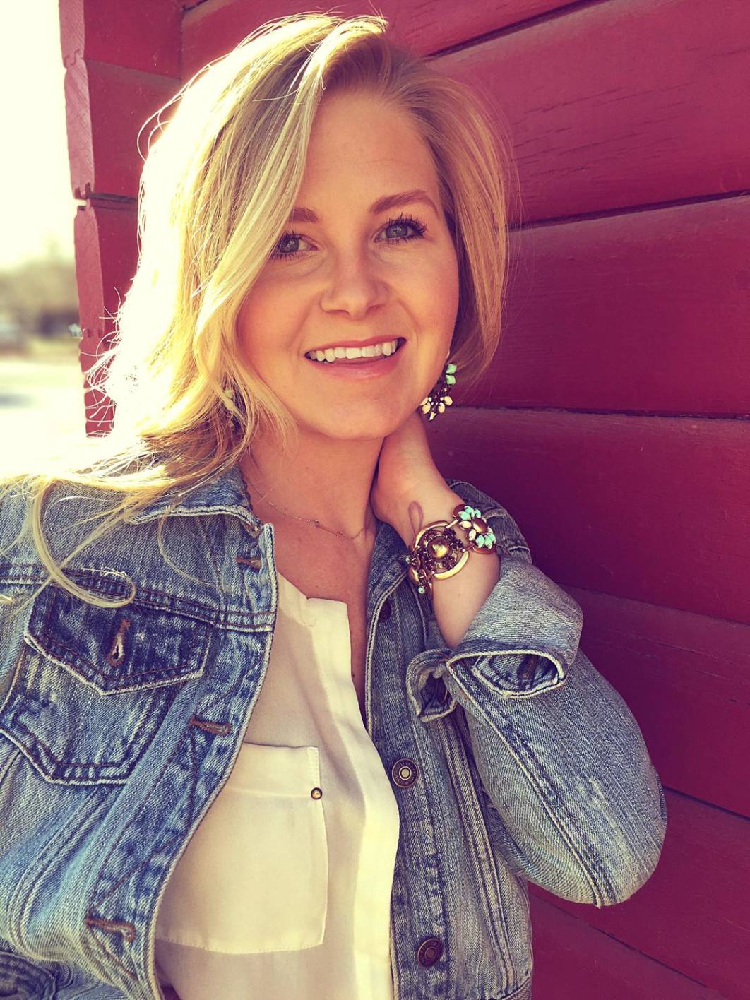 8 Portrait Posing Tips For Portrait Photos On iPhone