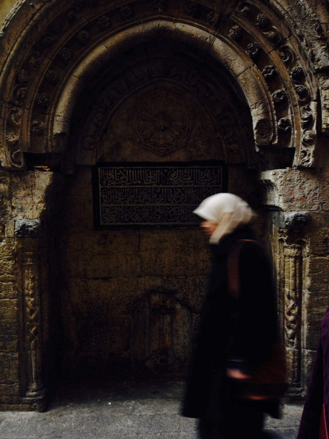 tripod-for-iphone-16