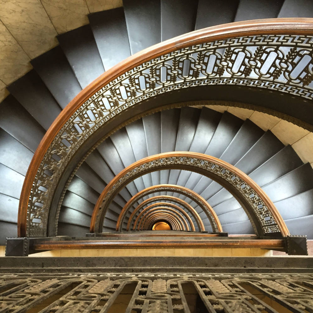 7 Perspective Photography Tips For Unique iPhone Photos