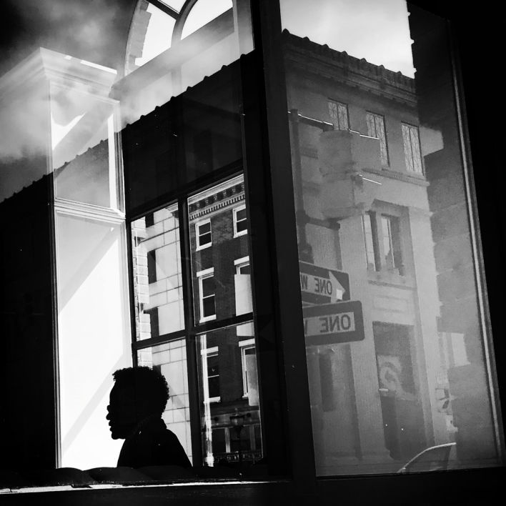 8 Tips For Stunning Black And White Silhouette Photography On iPhone