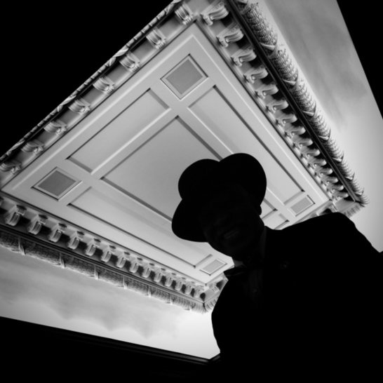 8 Tips For Stunning Black And White Silhouette Photography On iPhone