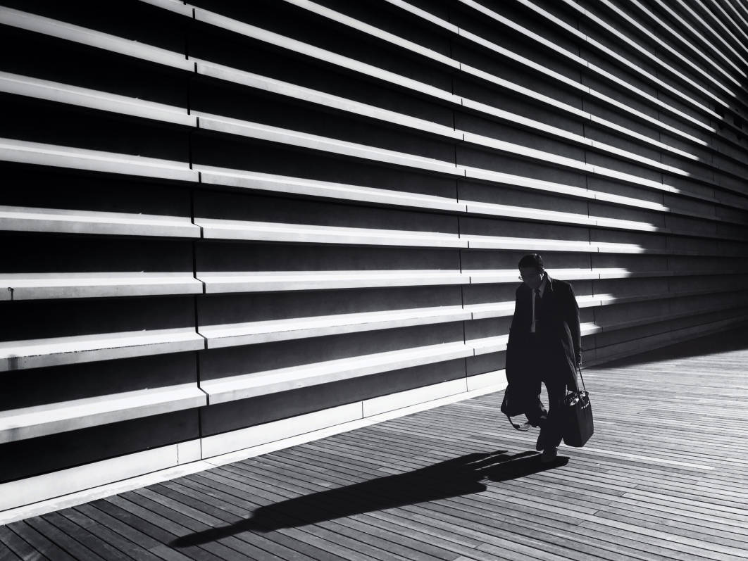 7 Tips For Stunning Black And White Street Photography On iPhone