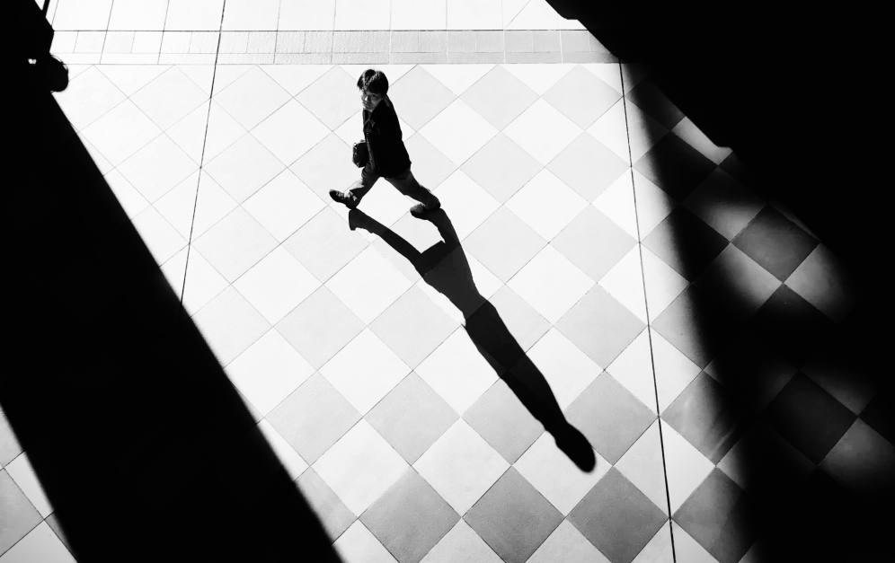 7 Tips For Stunning Black And White Street Photography On iPhone