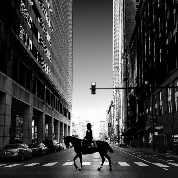 9 Tips For Striking Black And White Urban Photography On iPhone