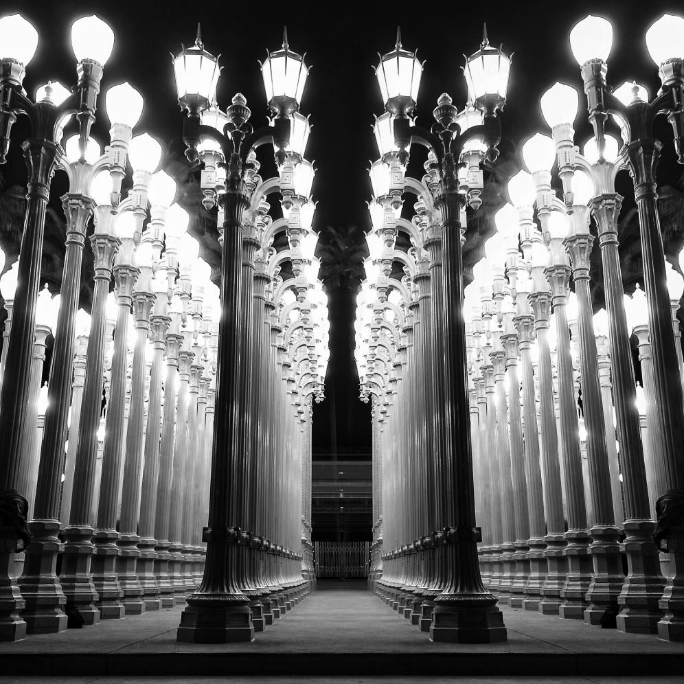 9 Tips For Striking Black And White Urban Photography On iPhone