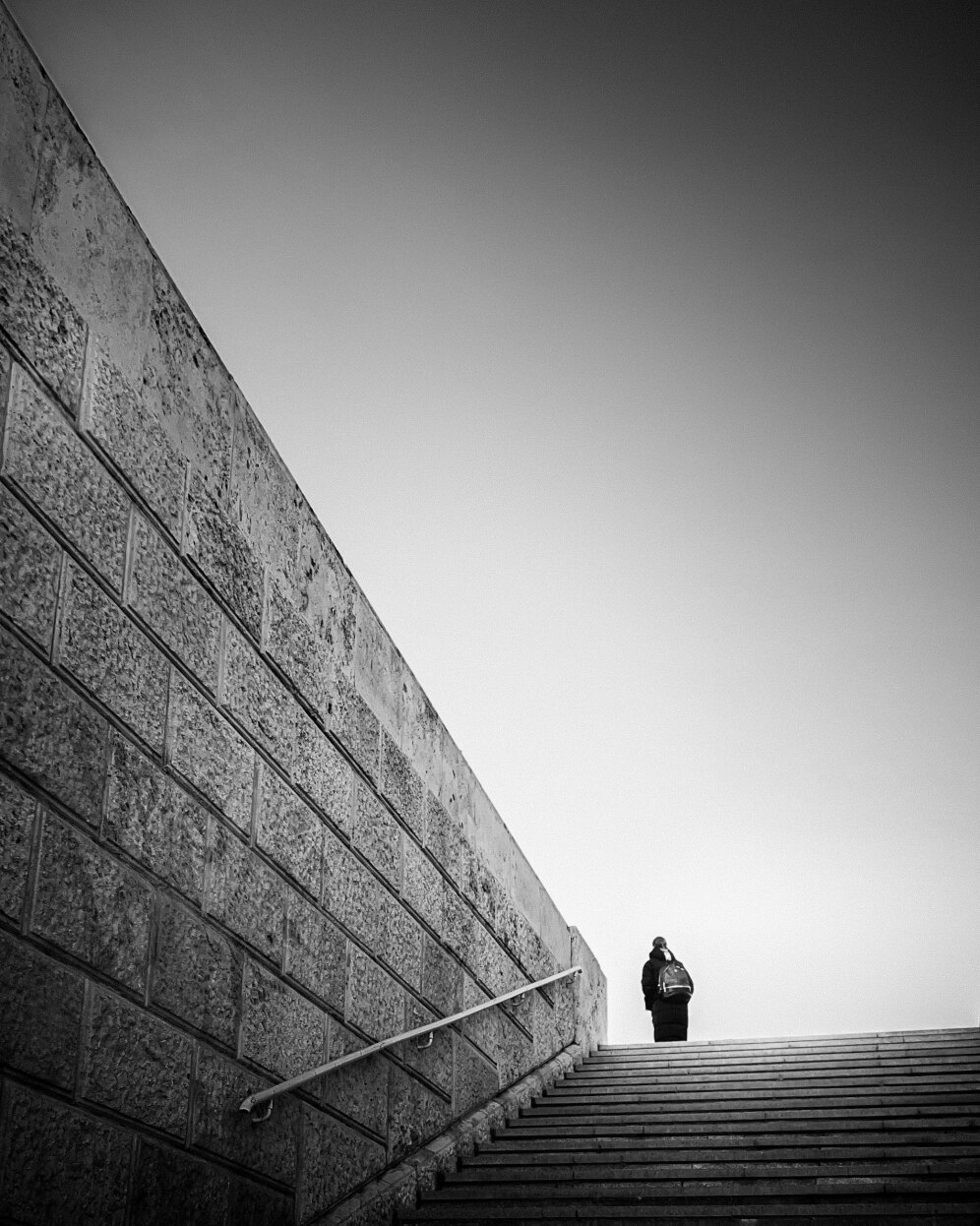 8 Tips For Striking Black & White Street Photography With iPhone