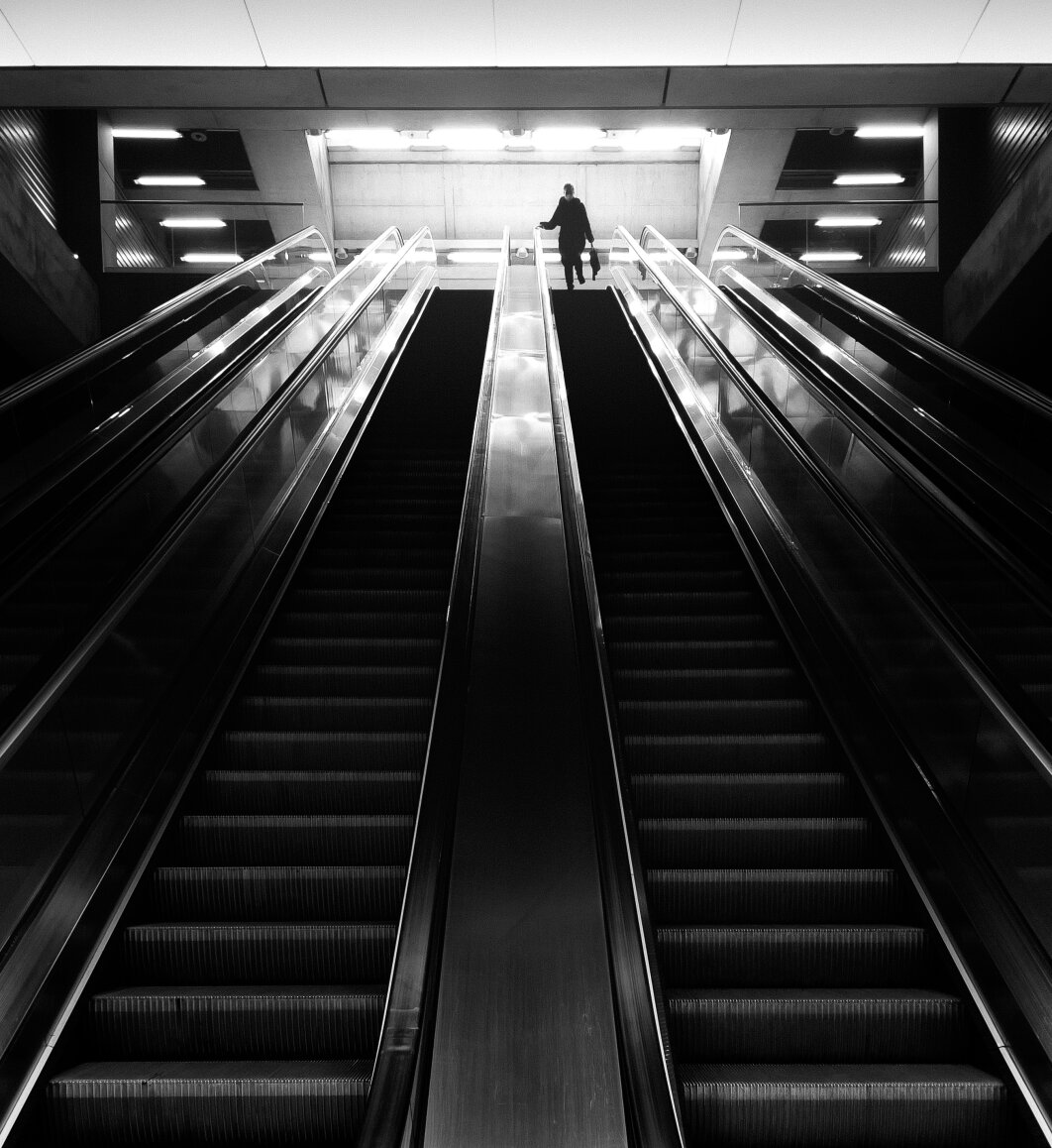 8 Tips For Striking Black & White Street Photography With iPhone