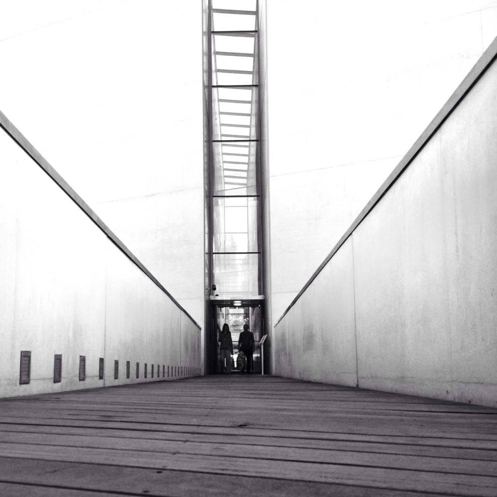 30 Great Examples of Using Lines in iPhone Photography