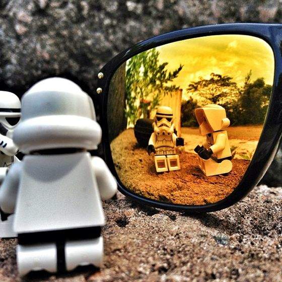 12 Examples of Using Reflections in iPhone Photography