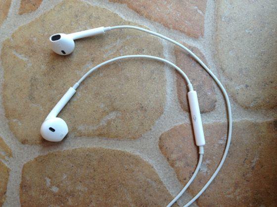 5 Weird Ways To Release The iPhone Camera Shutter