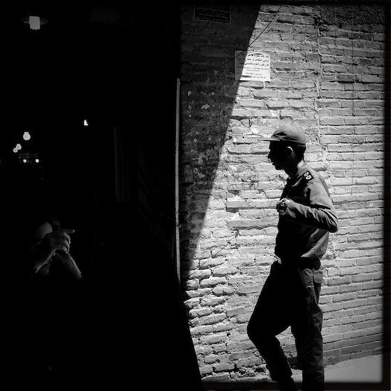 iPhone Street Photography Tips From Mohsen Chinehkesh