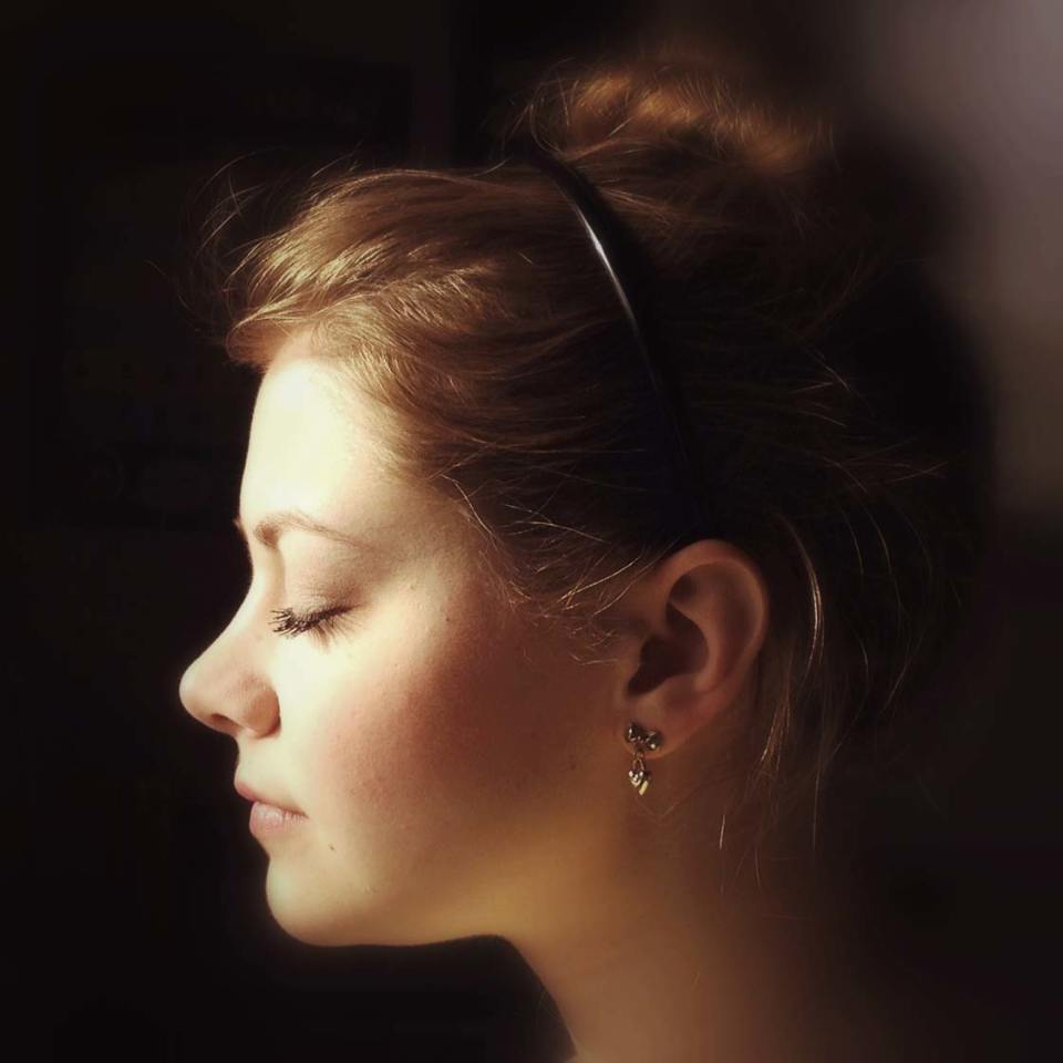 8 Quick Tips For Taking Beautiful iPhone Portrait Photos