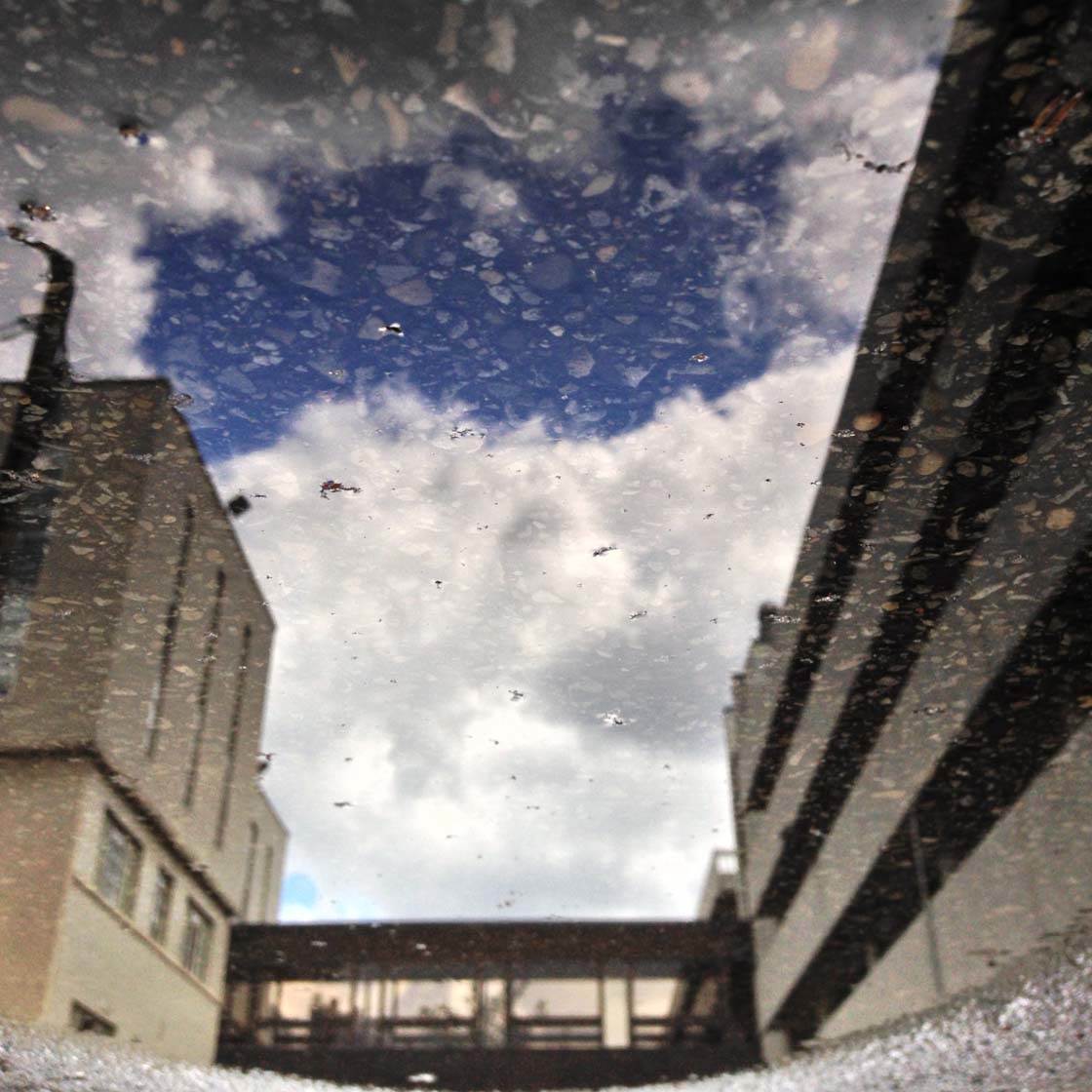 Puddlegram Reflection iPhone Photos 10 brak skryptu